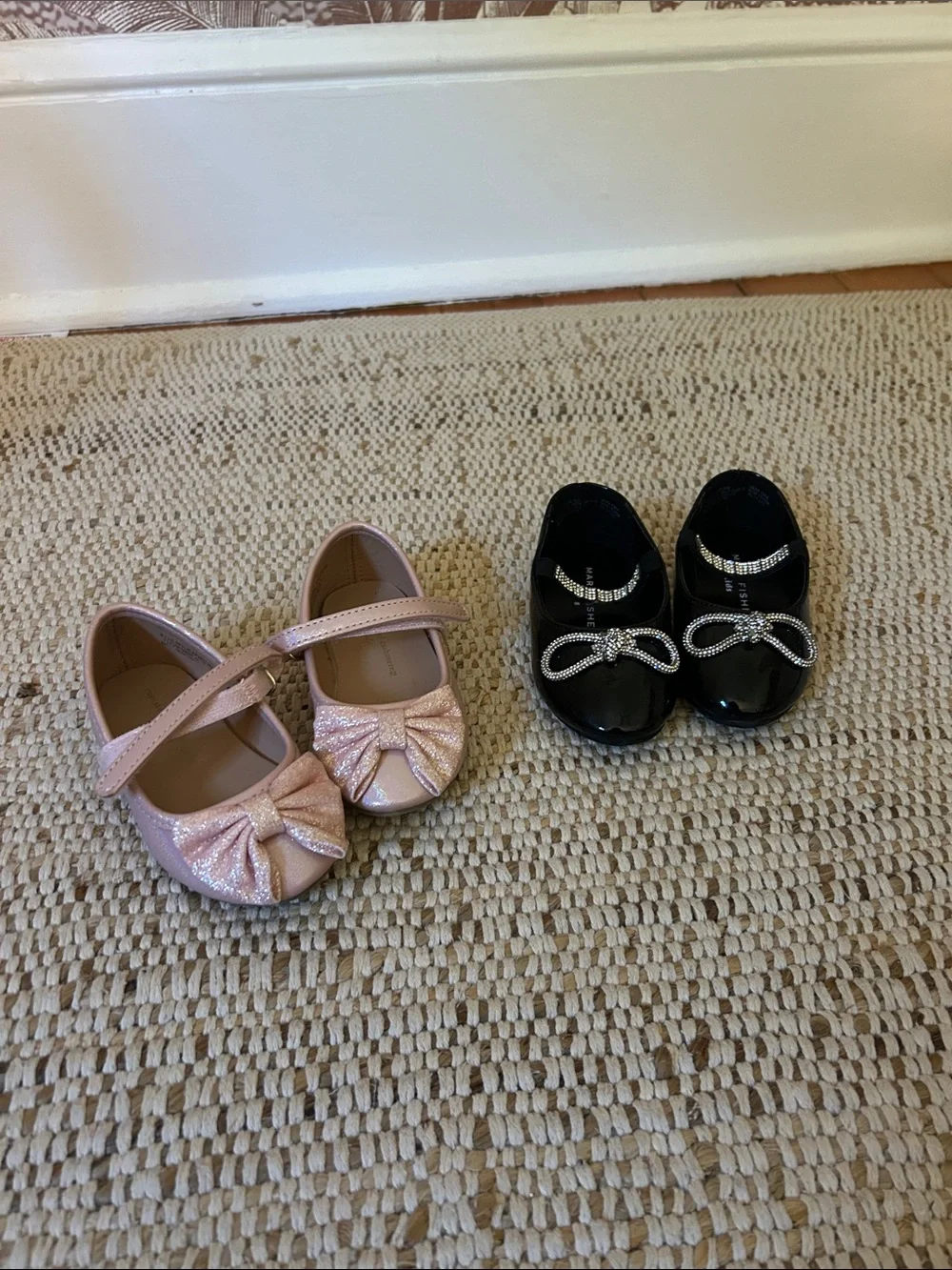 Marc Fisher Girls Sparkle Bow Mary Jane Shoes in Pink and Black size 6